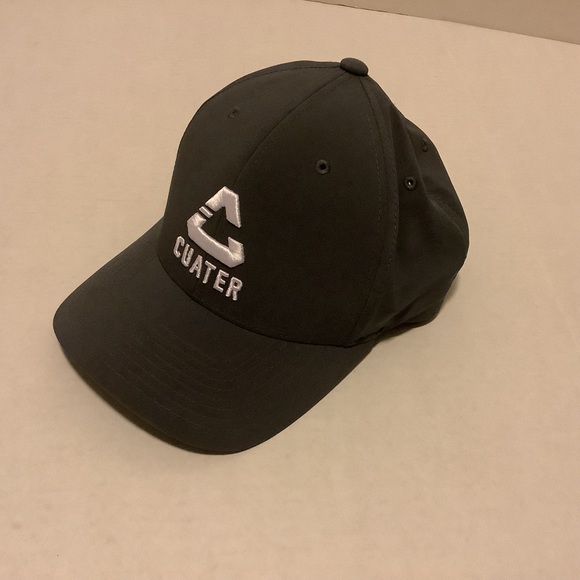 Cuater Travis Mathew Flex Fit Tech Golf Hat Gray With White Logo SnapBack Cap - Picture 10 of 16